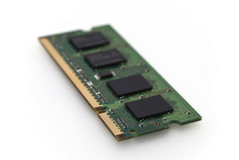 MT16LSDF6464HY-133G1
